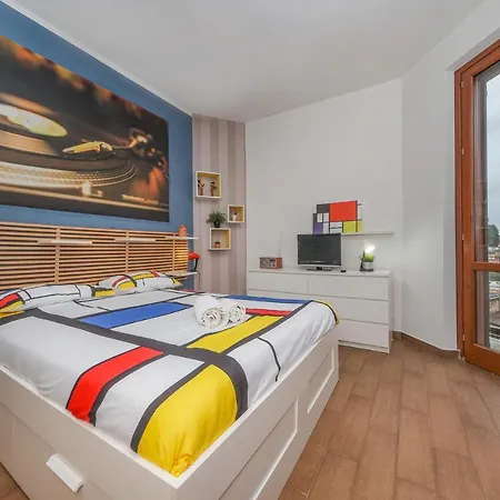 Mondrian House * Rome