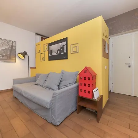 Mondrian House Apartment Rome