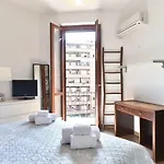 Mondrian House * 罗马